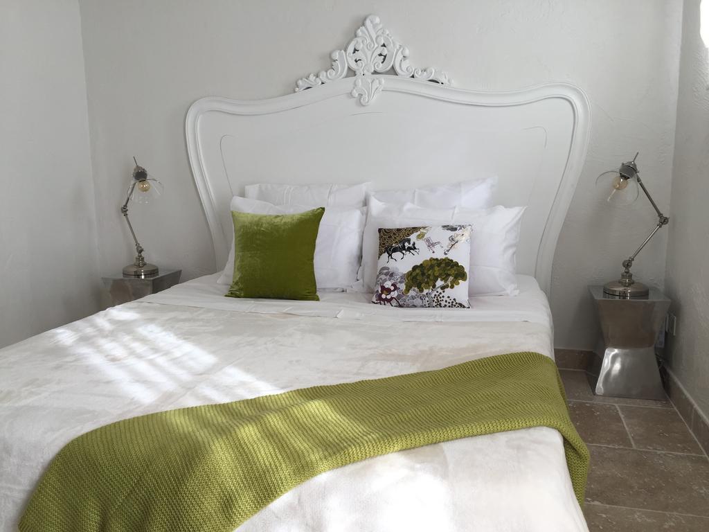 Bed and Breakfast Le Mas Des Lauriers Параду Номер фото