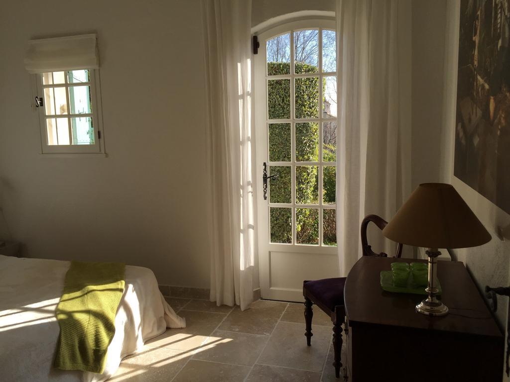 Bed and Breakfast Le Mas Des Lauriers Параду Номер фото